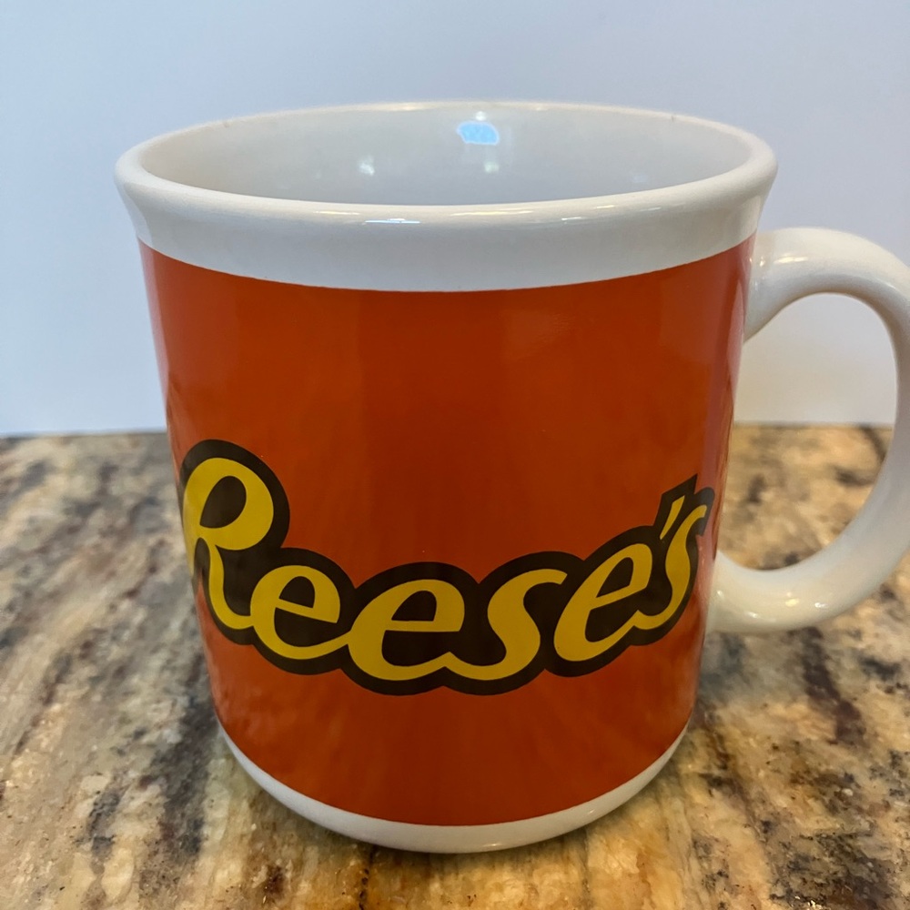 Reese's Mug in excellent condition clean and smoke free
